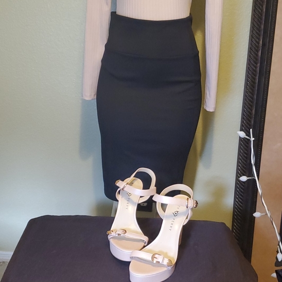 silhouette nyc Dresses & Skirts - Silhouette NYC skirt